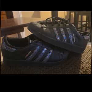 Girls Adidas size 3